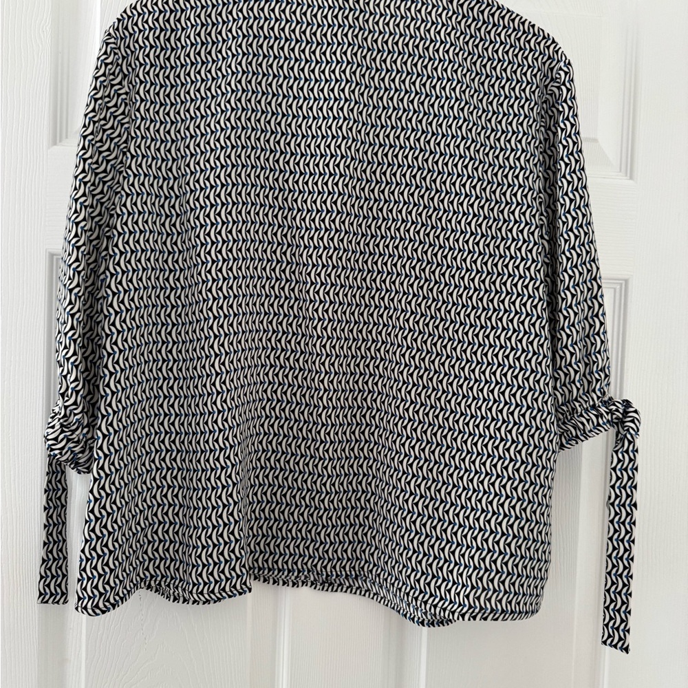 Worthington Black and White Geometric Blouse - Picture 3 of 3